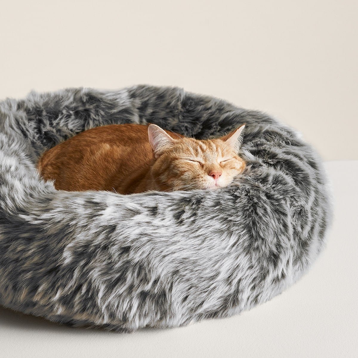 Homepage_BestSellers9_Nuzzle Nuzzle Cat Bed - Image 1